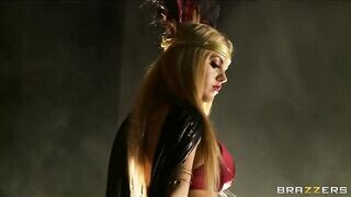 A hatalmas cickós Jessie Rogers megrakva