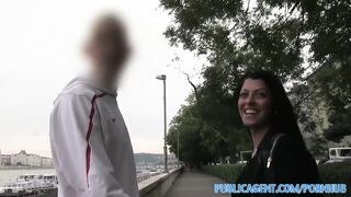 Magyar amatőr tini lány pénzért közösül