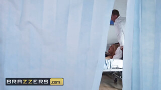 Brazzers - Bonnie Rotten popsijában az óriás fasz