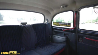 Fake Taxi - Kiara Lord a magyar tini a taxiban szexel