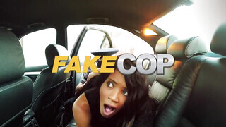 Fake Taxi - Roxy Lace muffját a barna taxis keféli