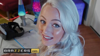 Brazzers - Nicolette Shea élvezi ha keményen basszák