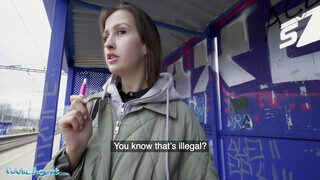 Public Agent - Fiatal lány pénzért kefél