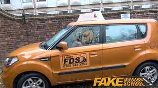 Fake Driving School - cuki vörös csajszi mind egy csöppig megeszi