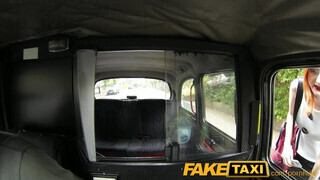 FakeTaxi gyönyörű vörös lány extra kannákkal