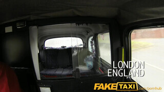 FakeTaxi gonosz mikulás elbánik a manójával