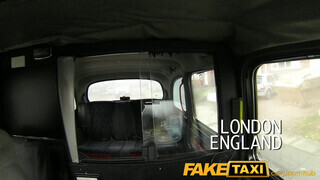 FakeTaxi - telt néger hajú lány pénzért mindent bevállal