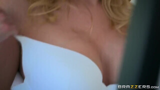 Britney Amber muffja beindult - Brazzers