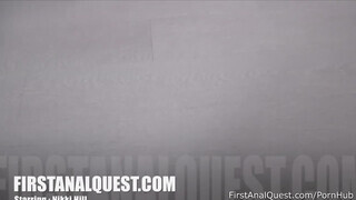 Nikki Hill hatalmas feneke meghágva - First Anal Quest