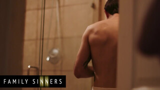 Family Sinners - Alexis Fawx a méretes tőgyes nevelő anya