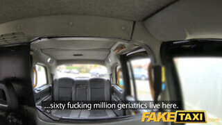 FakeTaxi nimfomániás lány kielégítése