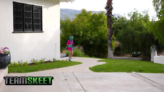 Jessie Saint a cosplayes tini csaj - TeamSkeet