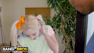 BANGBROS - Riley Star szereti a csoki faszt