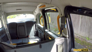 Fake Taxi - Fiatal csajszi kúr a taxiban