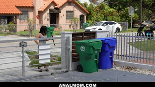 Nadia White fiatal hapsival dug - Anal mom