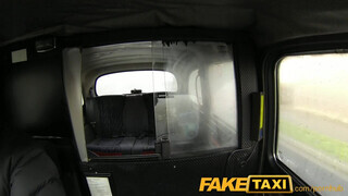 FakeTaxi - Világos Szőke hatalmas seggű csajszi megdöngetve