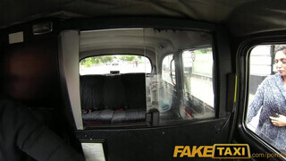 FakeTaxi - méretes mellű csajszi nem akar fizetni