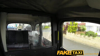 FakeTaxi - egy izgató irodista lány
