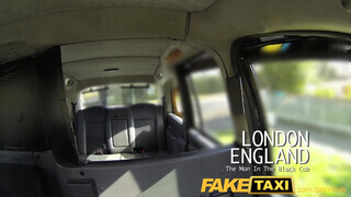 FakeTaxi - begerjedt latin lány