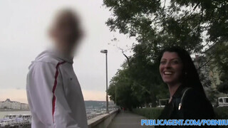 PublicAgent - Vivien Bell a izgató roma csaj