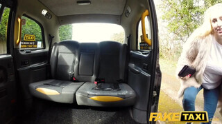 Fake Taxi - Hatalmas keblű világos szőke megkúrelva