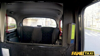 Fake Taxi - 19 éves tini csaj baszni akart