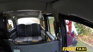 Fake Taxi - Csöcsös vörös milf bekúrva