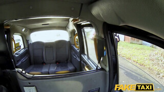 Fake Taxi - Victoria Summers megdugva a taxiban
