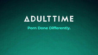 ADULT TIME - Amalia Davis keményen popóba dugva