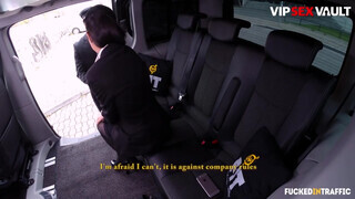 FuckedInTraffic - Jocelyne fullos cseh csajszi és a sofőr