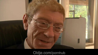 Vén farok és a fiatal titkárnője