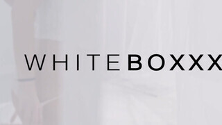 WhiteBoxxx - Lana Roy méretes picsájú orosz pornós