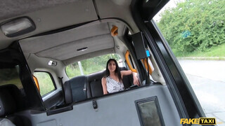 Fake Taxi - Dögös latina csajt kúr a taxis