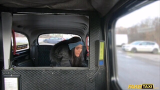 Fake Taxi - Capri Lmonde a izgató néger lány