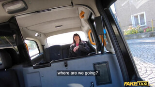 Fake Taxi - Tetovált olasz lány megkefélve