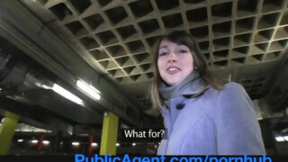 PublicAgent - Lydia csak a kocsiban engedi