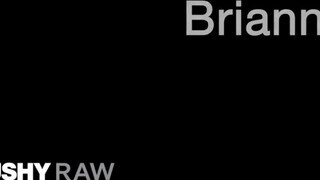TUSHYRAW - Brianna a bombázó latin amerikai milf