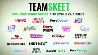 TeamSkeet - amatőr kerek szemű csajszi élvezi a baszást