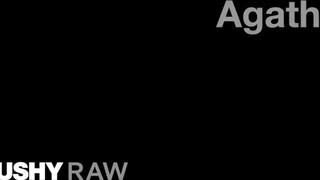 TUSHYRAW - Agatha a szexy vörös hajú csaj