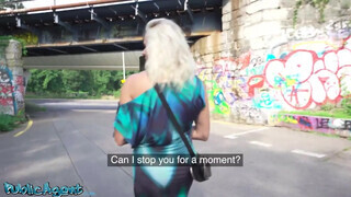 Public Agent - Brittany Bardot a parkban megkúrva