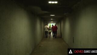 DevilsGangbangs - Latina milf gruppen szex szexelése