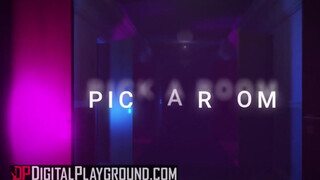 DigitalPlayground - Három csajszi élvezkedik