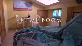 Mimi Boom hajnali kefélése