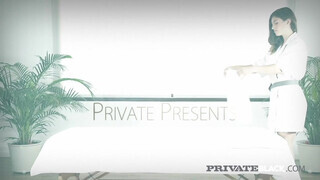 PrivateBlack - Julia Rocka a bombázó masszőr lány
