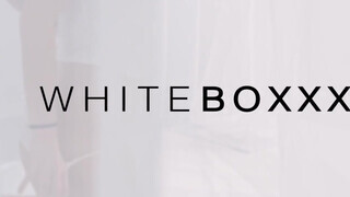 WHITEBOXXX - Monika Benz és Sabrisse cidázzák egymás punciját