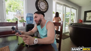 BANGBROS - Crystal Chase a nagy keblű spanyol lány