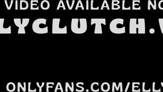 Elly Clutch telózás közben kárót szop