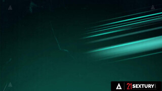 21 SEXTURY - Emerald Ocean lábbal is nagyon ügyes