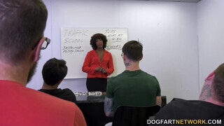 Misty Stone 10 csávót szop le