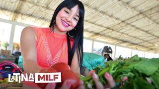 Sofia Galindo forró latin amerikai seggét keményen megdugják szaftos muffban